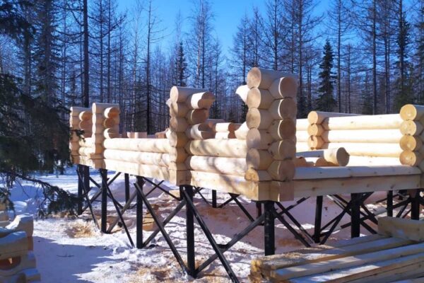 Строительство дома из оцилиндрованного бревна 260 мм., Лабытнанги ЯНАО, апрель 2023 г
